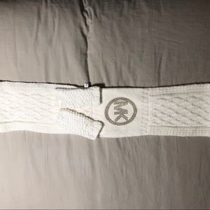 Michael Kors  Infinity scarf with half gloves
